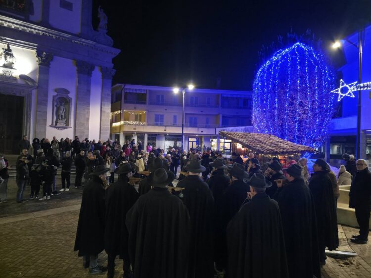 Il Natale si accende nell’Isola: le immagini dai Comuni