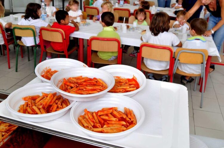 Mensa scolastica a Terno d’Isola: “Aumenti contenuti e fasce ISEE salvaguardate”. Il Comune fa chiarezza