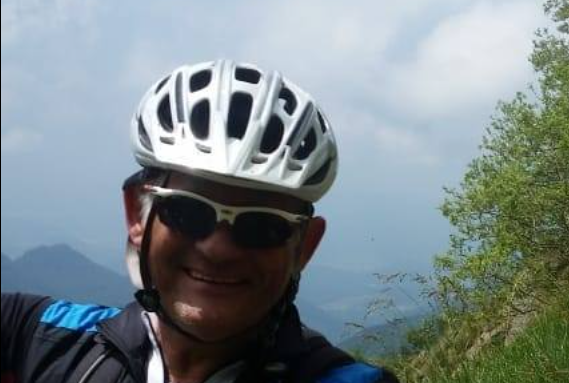Dramma sul Monte Canto: ciclista 64enne muore dopo lo scontro con un capriolo