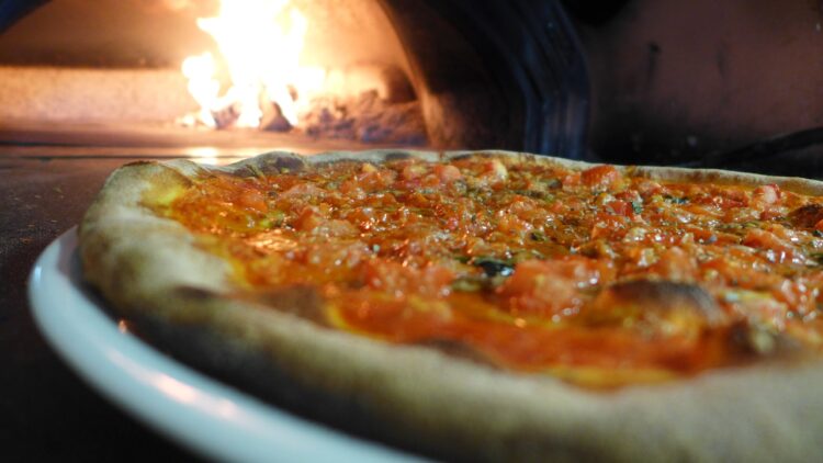 Dalla Mascotte al pizzaiolo: tutte le offerte di lavoro dei Centri per l’Impiego della Provincia di Bergamo