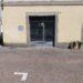 Via Garibaldi cambia volto: a Ponte San Pietro arriva il primo negozio H24; e sui social scatta il dibattito – FOTO