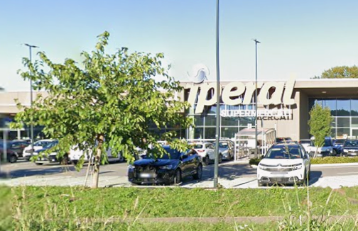Aggressione all’Iperal di Carvico: l’accusato fa scena muta davanti al GIP, spunta il movente lavorativo