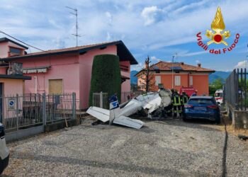 Tragedia nei cieli di Valbrembo: l’Isola si interroga sulla sicurezza dei voli dopo il dramma del Cessna