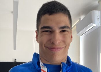 Mozzo sul tetto d’Italia: la favola di Fabio, il campione di atletica che corre oltre l’autismo