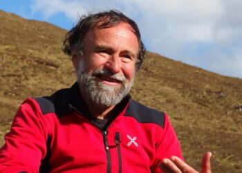 Imparare a orientarsi senza tecnologia: a Mozzo un weekend di “Digital Detox” con l’esploratore Franco Michieli