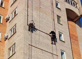 Stop ai lavori nei cantieri e nei campi nelle ore più calde: l’ordinanza anti-afa di Regione Lombardia