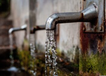 Emergenza siccità nell’Isola Bergamasca: Presezzo firma l’ordinanza per limitare l’uso dell’acqua potabile