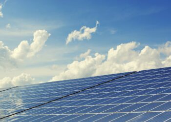 Transizione ecologica, Curno fa il pieno di fondi regionali per il fotovoltaico: nasce la Comunità Energetica