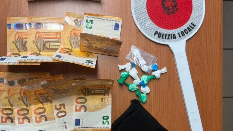 Inseguimento a Bonate Sotto: tenta la fuga a piedi dopo una manovra azzardata, 32enne denunciato per cocaina