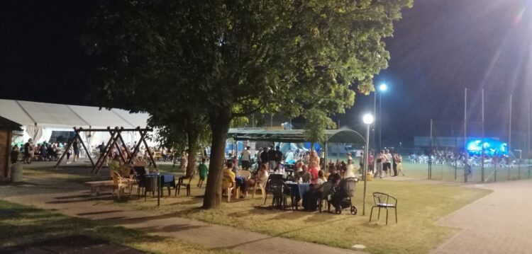 Solza in festa: da giovedì 27 a domenica 30 agosto torna la sagra all’Oratorio tra musica, paella e divertimento