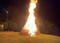 Sotto il Monte si illumina per il Papa Buono: in cento al falò per il 68° anniversario dell’elezione